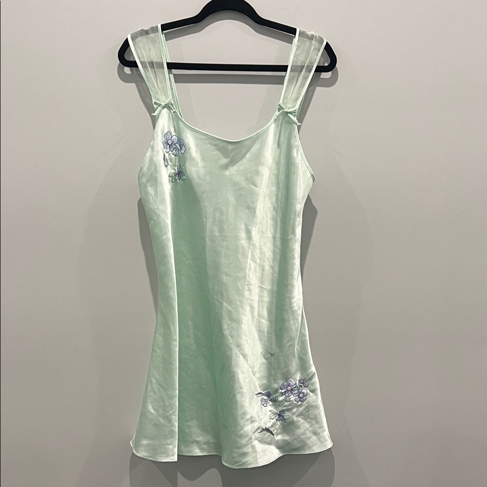 Chic Mint Green Women's Camisole with Floral Embroidery